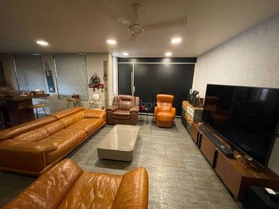 Buy  5 BHK  Villa in  Juhu   Mumbai