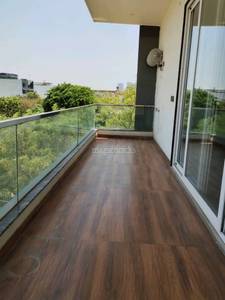 Buy 4 BHK Flat in Sector 56