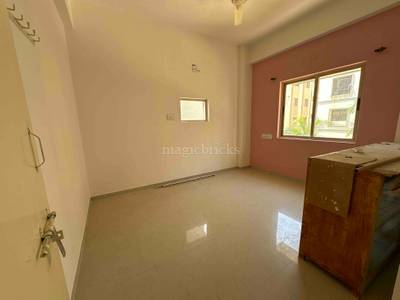 2BHK Multistorey Apartment for Resale in New CG Road 2BHK Multistorey Apartment for Resale in New CG Road