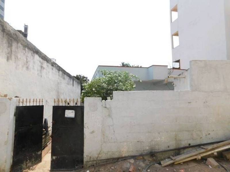 Owner 1 BHK 252 Sqyrd Residential House for Sale in Madhapur,