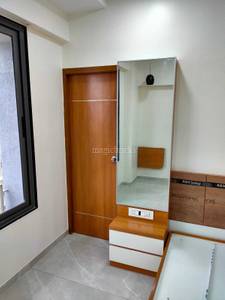 3BHK Multistorey Apartment for Resale in Shlok Elanza at Gota 3BHK Multistorey Apartment for Resale in Shlok Elanza at Gota