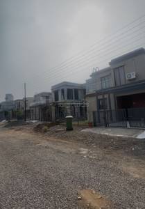 Land / Plot in  Mumbai