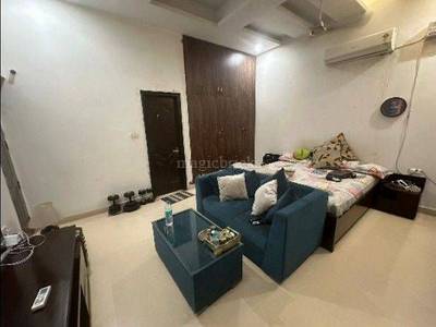 Buy  5 BHK  Villa in  Sainik Farm   New Delhi
