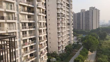 3 BHK Flat in Central Park Resorts Sky Villas in Sector 48