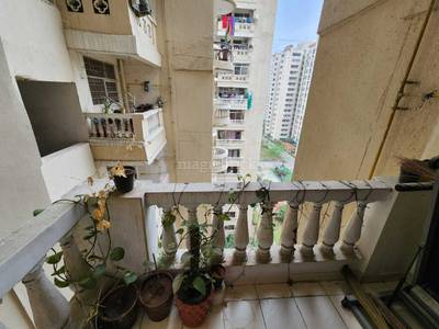 Buy 2 BHK Flat in Sector 76