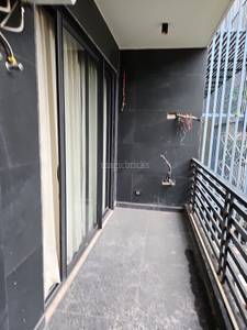 Buy 3 BHK Flat in DLF Phase 2