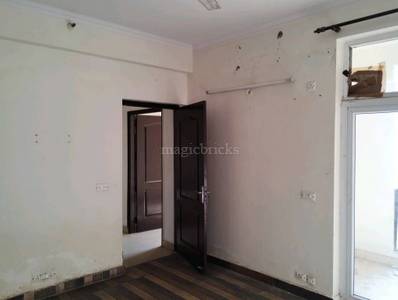 Buy 2 BHK Flat in Sector 76