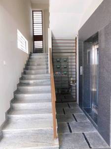 3BHK Multistorey Apartment for Rent in Kismatpur Road 3BHK Multistorey Apartment for Rent in Kismatpur Road