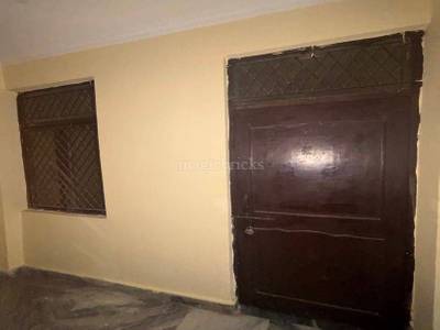 1BHK Multistorey Apartment for Rent in Main Chhatarpur Road 1BHK Multistorey Apartment for Rent in Main Chhatarpur Road