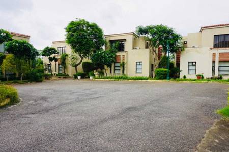 2BHK Villa for Resale in Tarudhan Valley Golf Resort at Manesar
