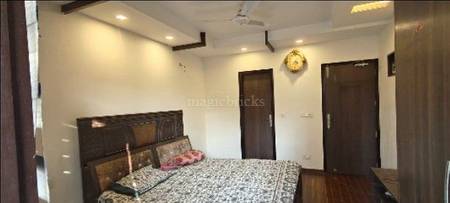 5 BHK Flat in 