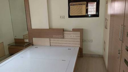 3BHK Multistorey Apartment for Rent in Shraddha Residency at Chandavarkar Road 3BHK Multistorey Apartment for Rent in Shraddha Residency at Chandavarkar Road