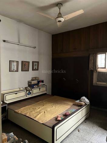 BHK Flats in Vasant Vihar, New Delhi: 5+ Flats Apartments