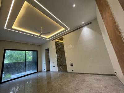 Buy  4 BHK  Villa in  Chhattarpur   New Delhi