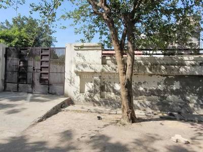 Land / Plot in Sector 122 Noida