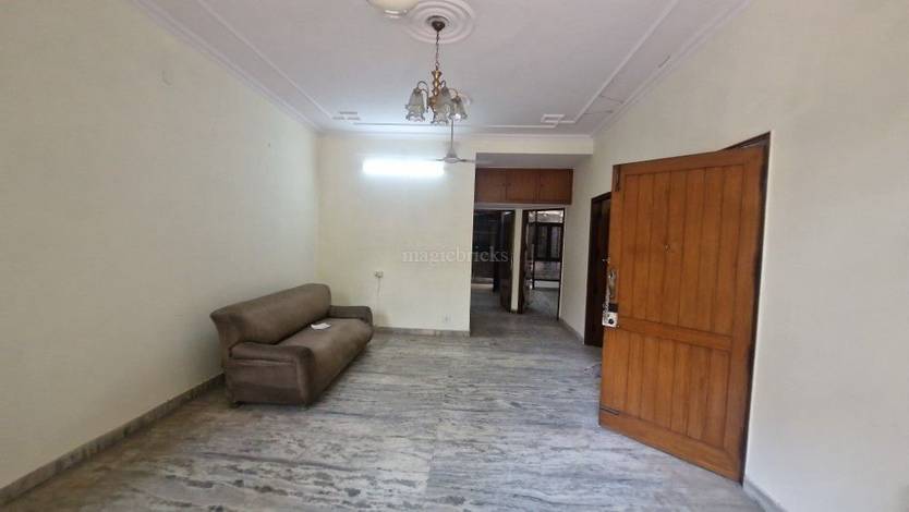 BHK Flats in Chittaranjan Park, New Delhi: 16+ Flats Apartments