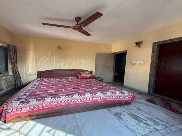 Flats in Kaikhali Main Road, Kolkata 5+ Apartments by BHK Budget