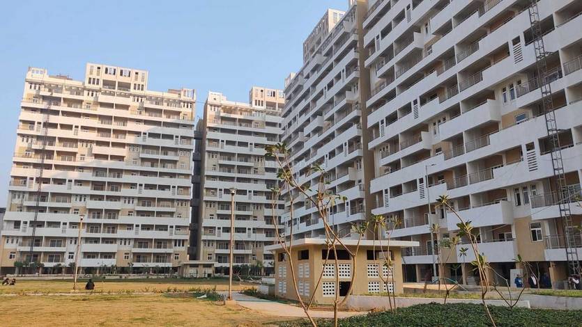 BHK Flats in Sector 14 Dwarka, New Delhi: 7+ Flats Apartments