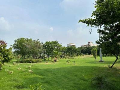 Land / Plot in Sector 105 Noida