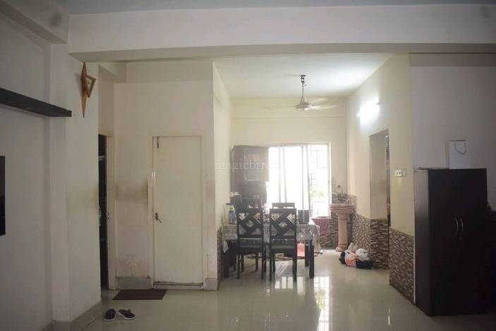 BHK Flats in EM Bypass, Kolkata: 594+ Flats Apartments
