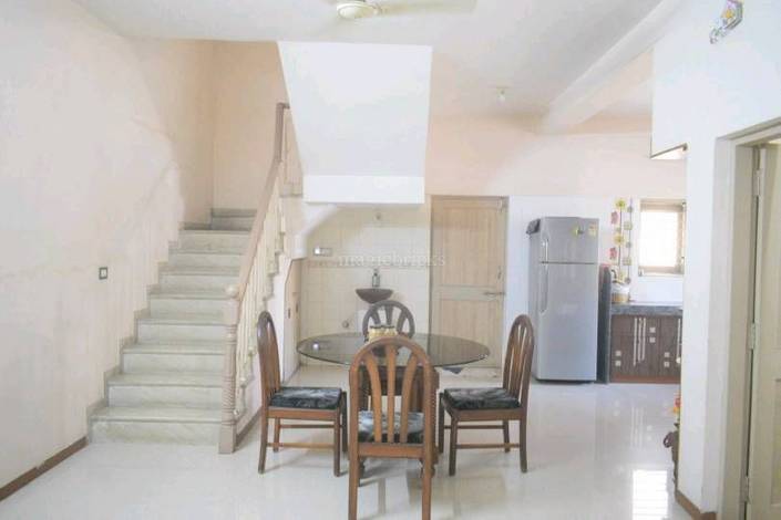 BHK Independent House for Sale in Maninagar, Ahmedabad: 11+