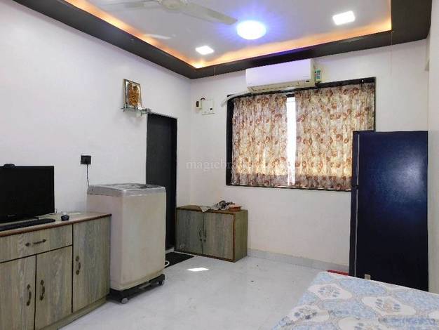 1 BHK Semi Furnished in Sea King , Colaba