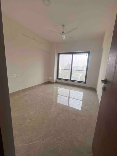 2 BHK Semi Furnished in Goghari Mansion, Santacruz West