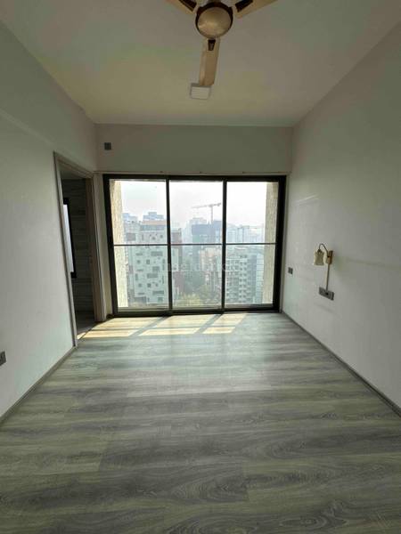 3 BHK Semi Furnished in Rustomjee Paramount, Khar West