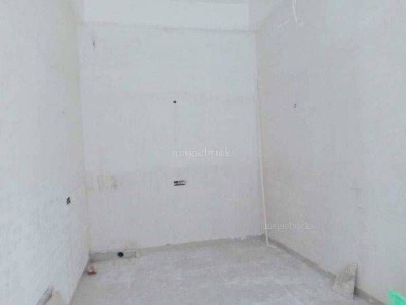 Commercial Shop For Sale in Baani City Center, Sector 63, Gurgaon
