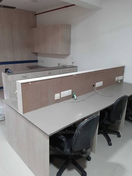 1014 Sq-ft Commercial Office Space For Rent in DLF Galleria, DLF Phase 4, Gurgaon