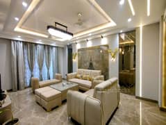 3BHK Builder Floor Apartment for Resale in Block C Sushant Lok 3 - Photo 1