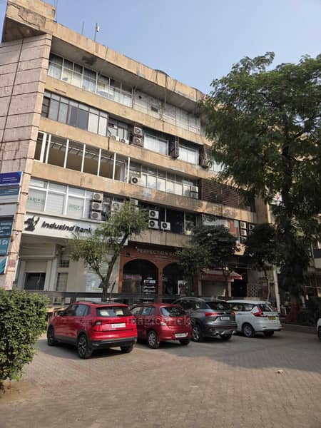 Commercial Shop 135 Sq-ft For Rent in DLF Phase 1, Gurgaon