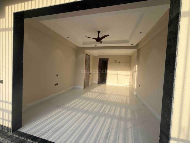 Apartment in Greenfield Colony, Mathura Road