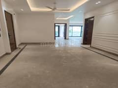 4BHK Multistorey Apartment for Rent in Block G Saket - Photo 1