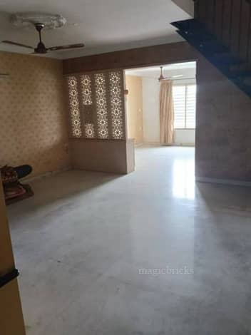 4BHK+ in Domlur