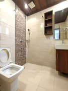 3BHK Builder Floor Apartment for Rent in B Block East of Kailash - Photo 20