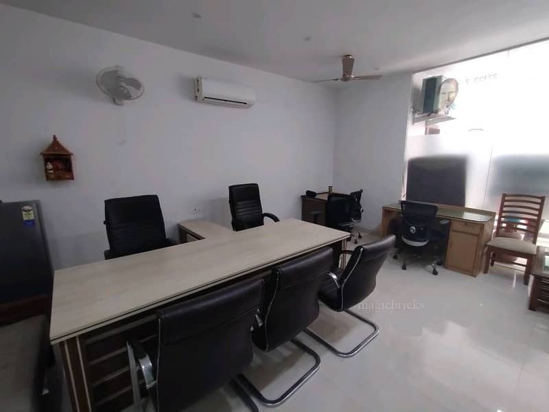 350 Sq-ft Commercial Office Space For Rent in Sushant Lok 2 Sector 55, Gurgaon
