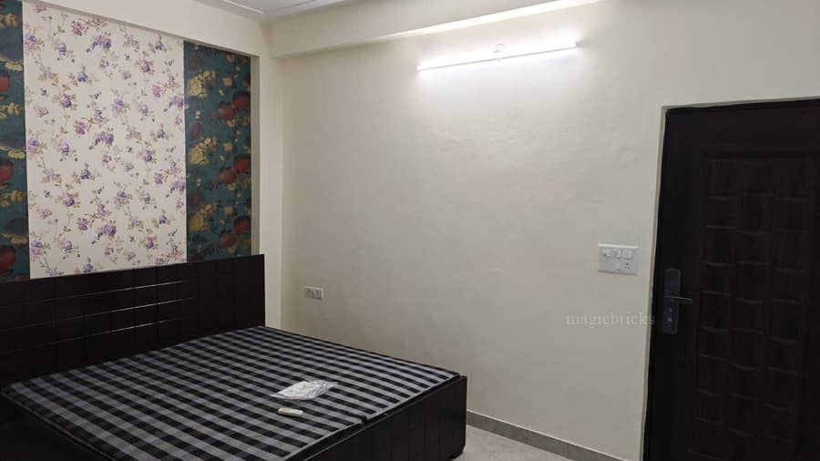 2 BHK Flat 1360 Sq-ft For Rent in Project Model Town, Sector 11, Gurgaon