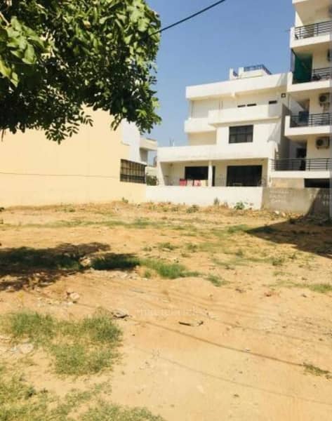 161 Sqyrd Plot For Sale in Sector 43, Gurgaon