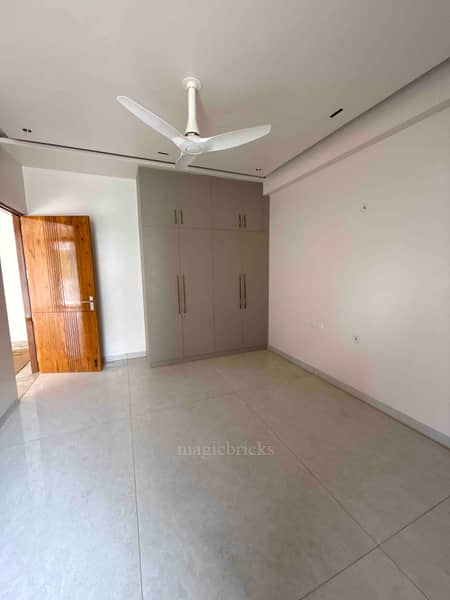 4 BHK 2000 Sqft Flat For Sale in BPTP Amstoria Plot, Sector 102, Gurgaon