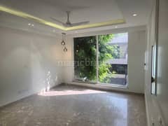 4BHK Builder Floor Apartment for Resale in Block C Sushant Lok Phase 1 - Photo 2