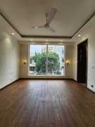 4BHK Builder Floor Apartment for Resale in Block C Sushant Lok Phase 1 - Photo 3