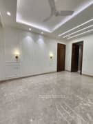 4BHK Builder Floor Apartment for Resale in Block C Sushant Lok Phase 1 - Photo 4
