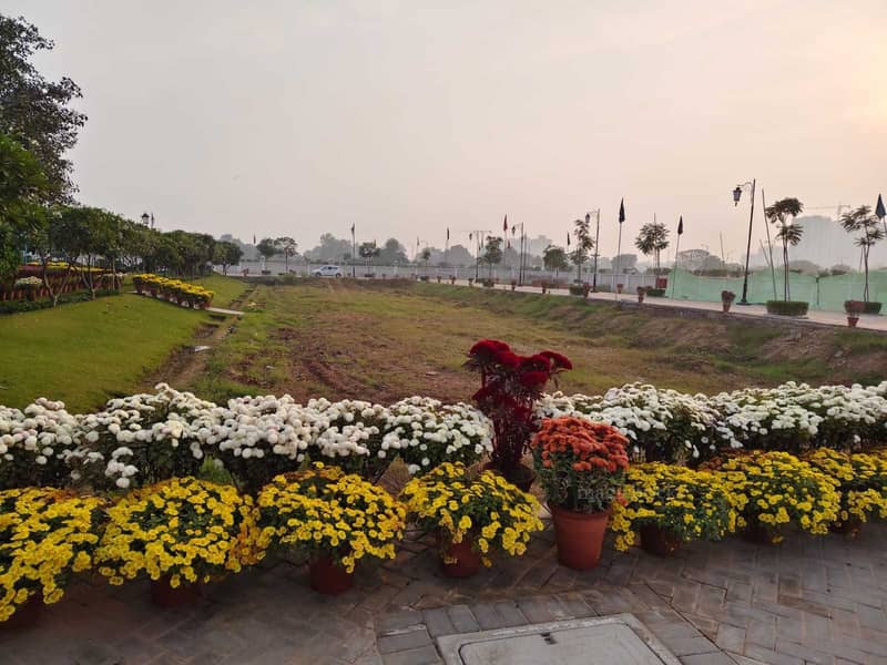 168 Sqyrd Plot For Sale in Meffier Golden Park, Sector 4 Sohna, Gurgaon