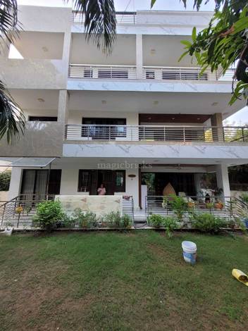 Villa in Sector 31