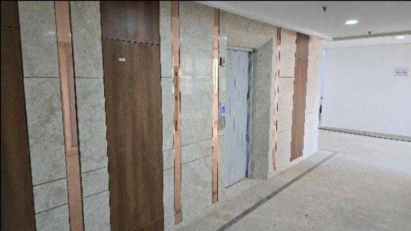 Apartment in Izzathnagar