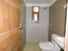 3BHK Multistorey Apartment for Resale in Phi 2 - Photo 19
