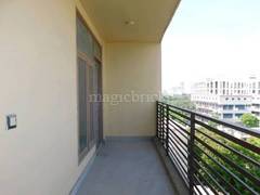 3BHK Multistorey Apartment for Resale in Phi 2 - Photo 13