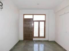 3BHK Multistorey Apartment for Resale in Phi 2 - Photo 1