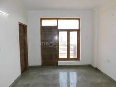 3BHK Multistorey Apartment for Resale in Phi 2 - Photo 3